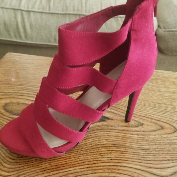 Lot of 4 Pairs of Shoes, Sizes 9-9.5 (boots 7.5) - Picture 2 of 6